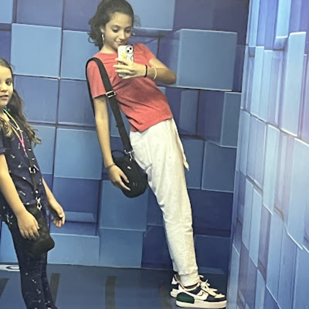 Meet your Posher, Valentina